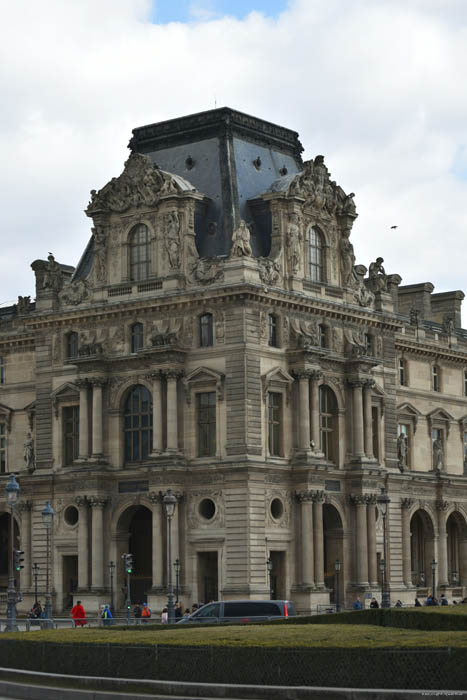 Louvre Parijs in Paris / FRANKRIJK 