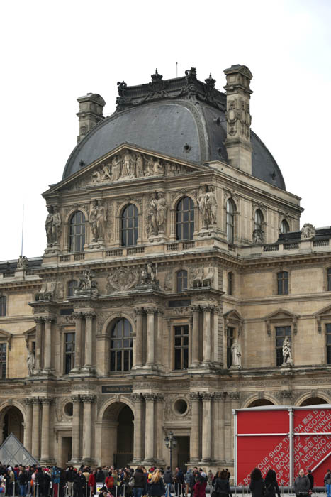 Louvre Parijs in Paris / FRANKRIJK 