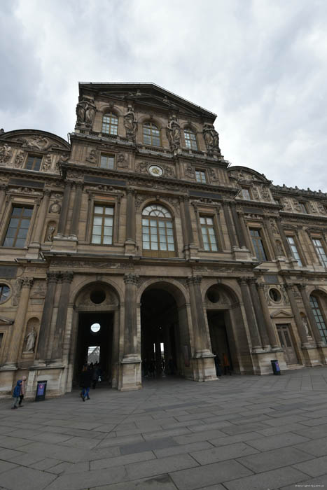 Louvre Parijs in Paris / FRANKRIJK 