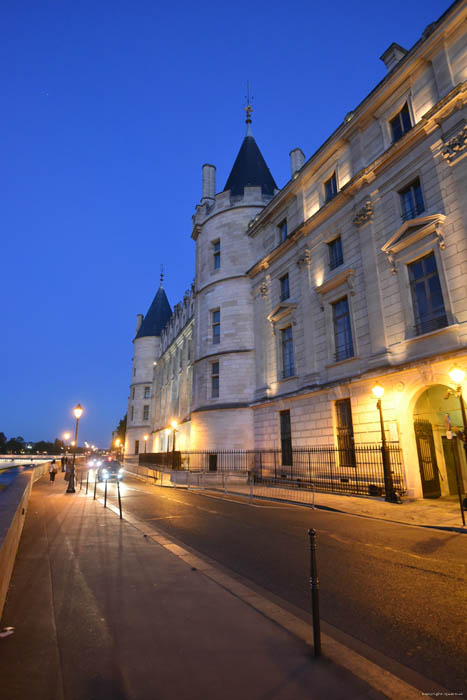 Oude Burcht Parijs in Paris / FRANKRIJK 