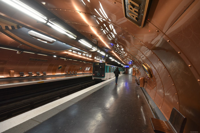 Metro Kunst en Werk (Arts et Mtiers) Parijs in Paris / FRANKRIJK 