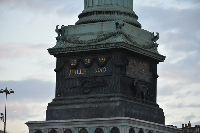 Zuil van Juli Parijs in Paris / FRANKRIJK 