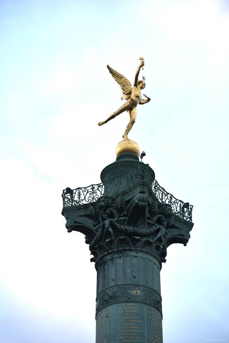 Zuil van Juli Parijs in Paris / FRANKRIJK 