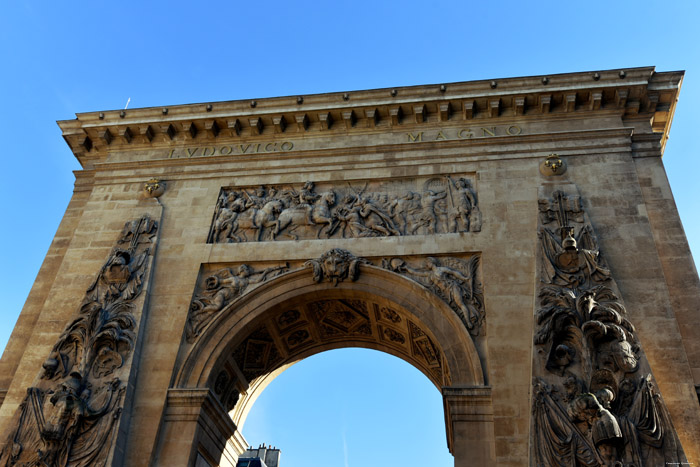 Porte Saint Denis Paris / FRANCE 