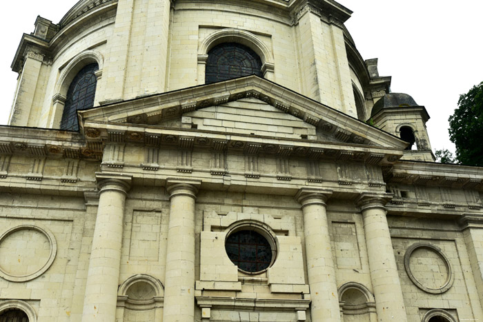 Onze-Lieve-Vrouw van de Ardillierskerk Saumur / FRANKRIJK 