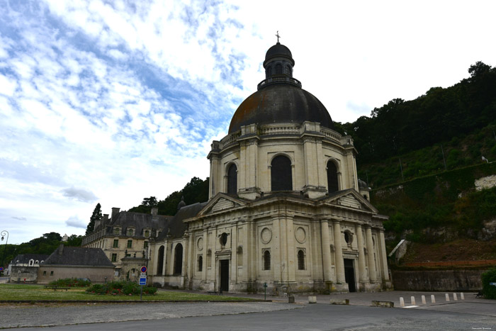 Onze-Lieve-Vrouw van de Ardillierskerk Saumur / FRANKRIJK 