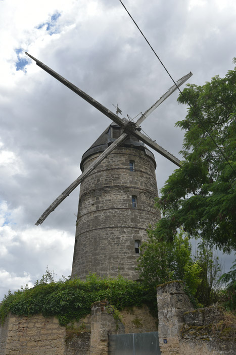 Cartier Molen Dou-la-Fontaine / FRANKRIJK 