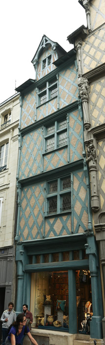 House with Timber Framing Angers / FRANCE 