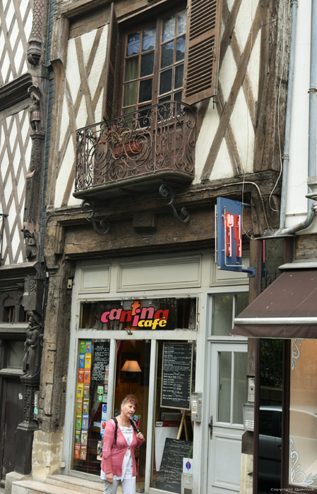 Cantina Caf Angers / FRANCE 