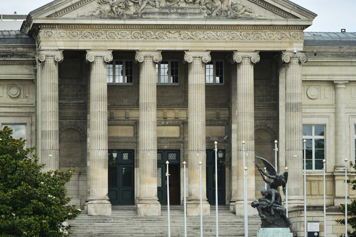 Gerechtshof Angers / FRANKRIJK 