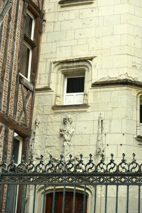 Gebouw Chinon / FRANKRIJK 