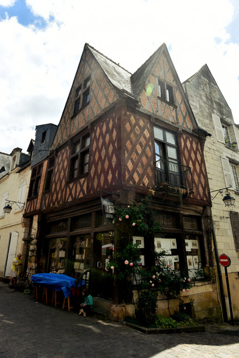 Old Books and Graavures Shop Chinon / FRANCE 