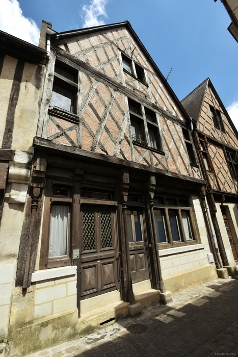 Huis met Vakwerk Chinon / FRANKRIJK 