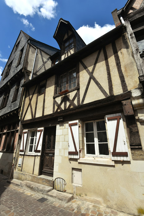 Huis met Vakwerk Chinon / FRANKRIJK 