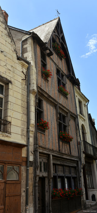 Huis met Vakwerk Chinon / FRANKRIJK 