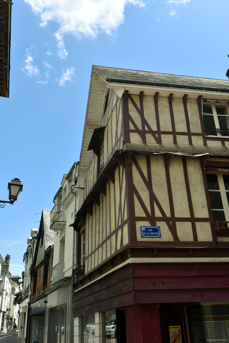 Maison de Coin  Pan de Bois Chinon / FRANCE 