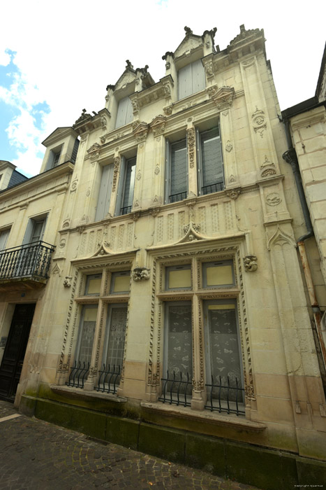 Maison Chinon / FRANCE 