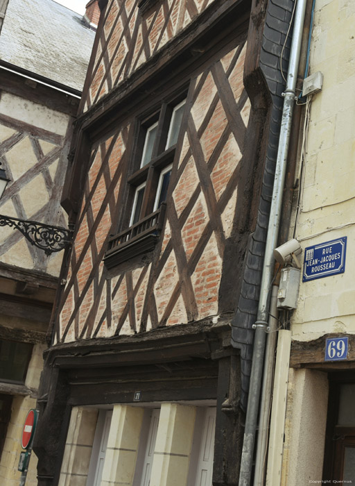 Maison de Coin  Pan de Bois Chinon / FRANCE 