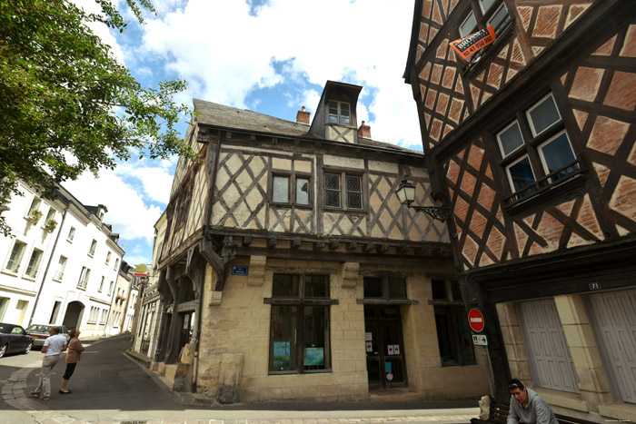 Maison de Coin  Pan de Bois Chinon / FRANCE 