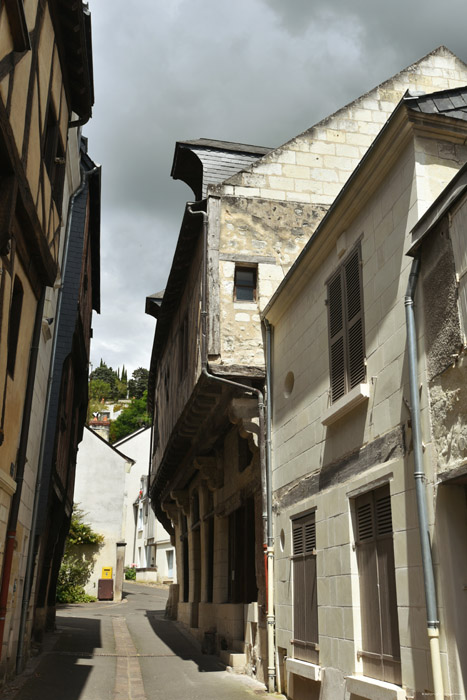 Hoekhuis met Vakwerk Chinon / FRANKRIJK 