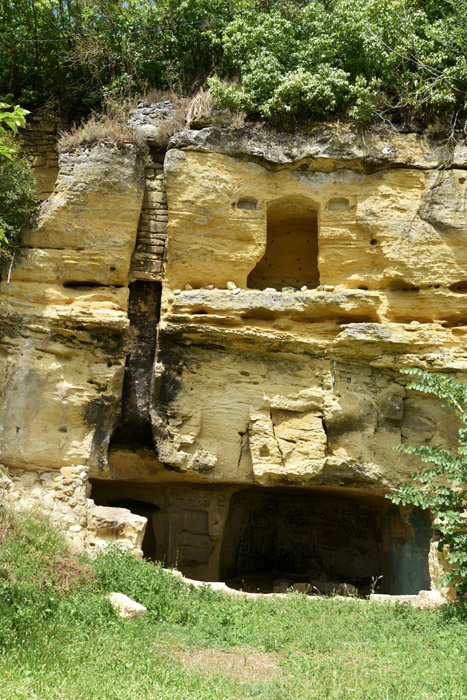 Ruines Maisons de Rochers Chinon / FRANCE 