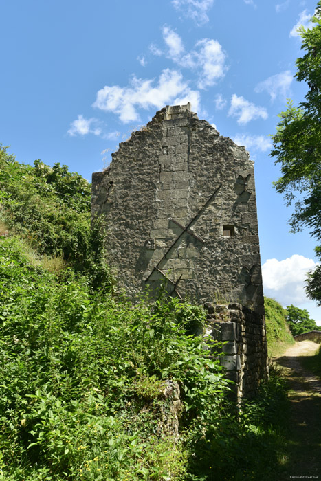 House Ruins Chinon / FRANCE 