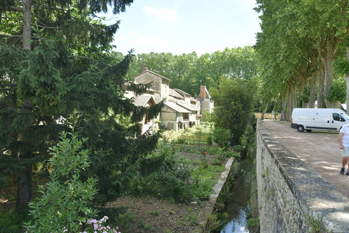 Stadsgracht Richelieu / FRANKRIJK 