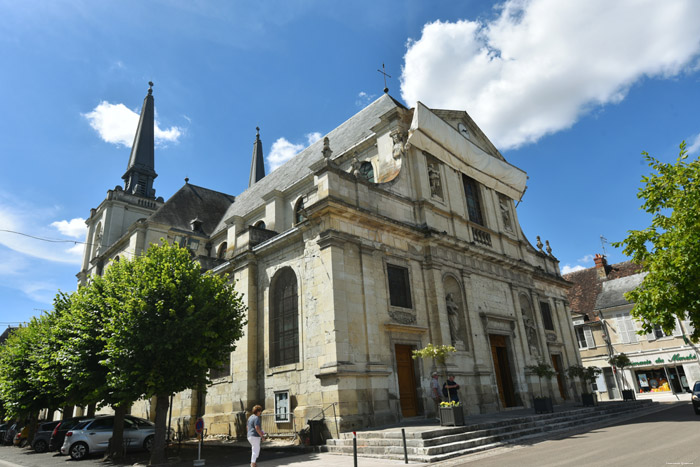 Eglise Richelieu / FRANCE 