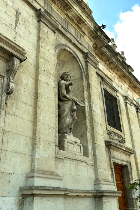 Eglise Richelieu / FRANCE 