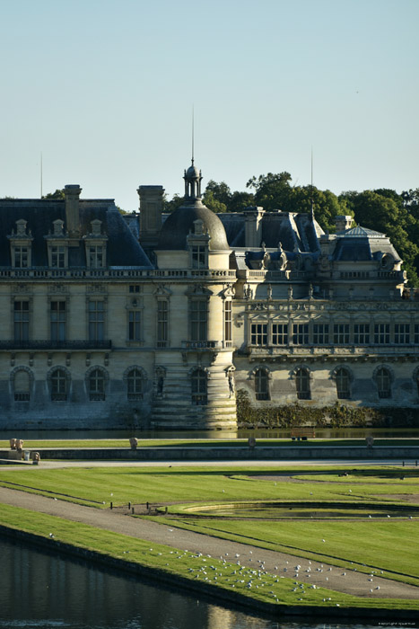 Zicht op Kasteel van Chantilly Chantilly / FRANKRIJK 