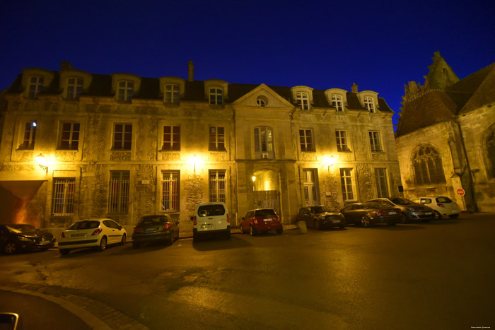 Building - Jacques Joly Room Senlis / FRANCE 