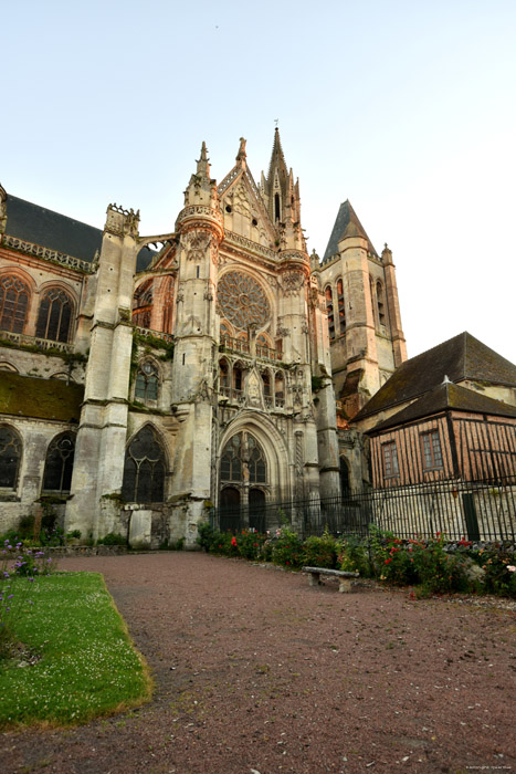 Onze-Lieve-Vrouwekathedraal Senlis / FRANKRIJK 