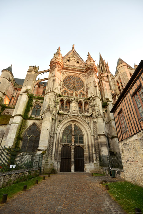 Onze-Lieve-Vrouwekathedraal Senlis / FRANKRIJK 