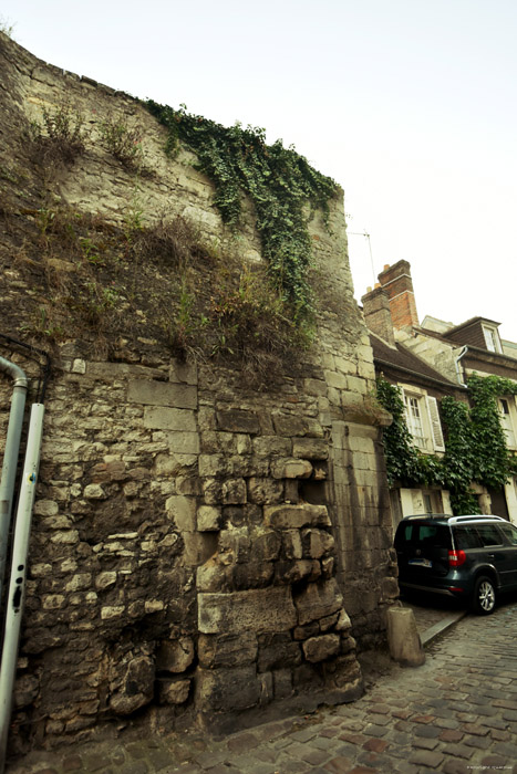 Gall-Roman City Wall Senlis / FRANCE 