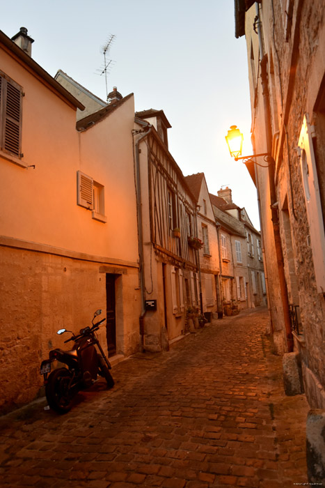 Vue Ruelle - Rue de la Tonnelerie Senlis / FRANCE 