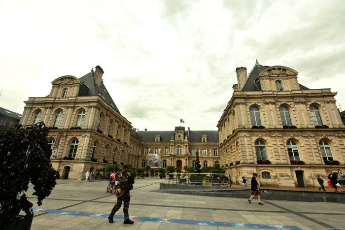 Stadhuis AMIENS / FRANKRIJK 