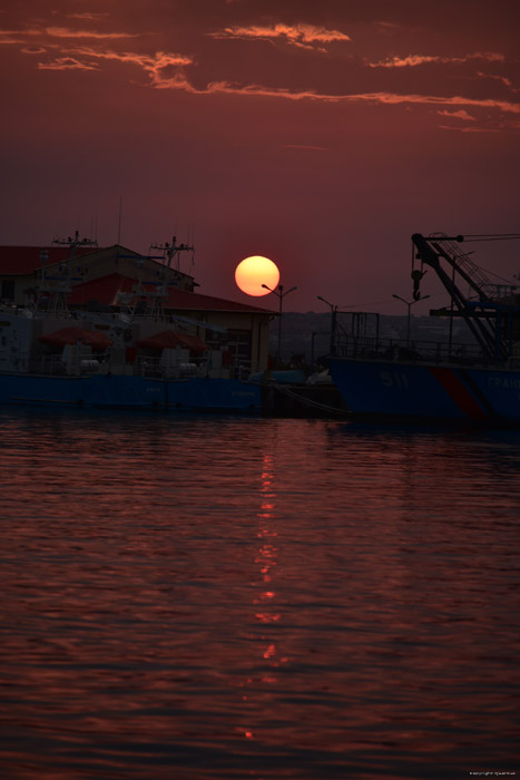 Zonsondergang vanaf Haven Sozopol / Bulgarije 