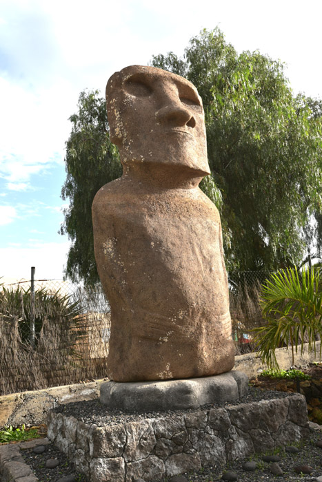 Paaseiland standbeeld Guimar in Gimar / Tenerife (Spanje) 