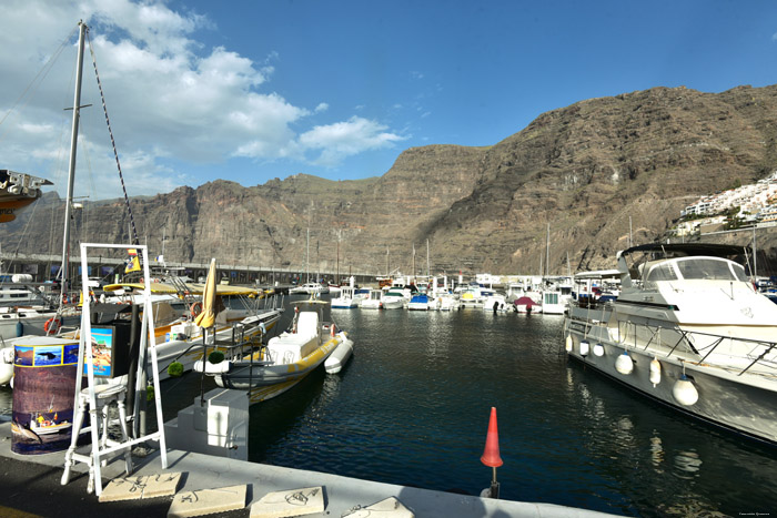 Port Acantilados De Los Gigantes / Tenerife (Espagna) 