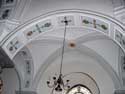 Sint-Nikolaus RAEREN / BELGIË: De bogen in de kerk werden voorzien van prachtig stukwerk