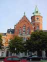 Oud gemeentehuis BRAINE-L'ALLEUD in EIGENBRAKEL / BELGI: Voorgevel van op Grand Place