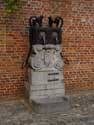 Groot Begijnhof LEUVEN foto: Pomp met voluten