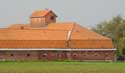 Oranje boerderij HANNUT in HANNUIT / BELGIË: Detail schuur