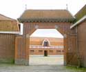 Oranje boerderij HANNUT in HANNUIT / BELGI: Detail poort