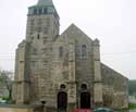 Saint-Martin et Sainte-Adle (in Orp-Le-Grand) ORP-JAUCHE / BELGI: Voorgevel waarbij duidelijk blijkt dat er vroeger een tweede toren bestond.