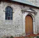 Saint-Barthélemy parochiekerk van Zétrud-Lumay JODOIGNE in GELDENAKEN / BELGIË: Detail poort en raam
