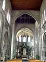 Sint-Kwinten TOURNAI in DOORNIK / BELGIË: De spitsbogen van de scheibogen onder de viering zouden uit 1464 dateren