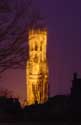 Belfort van Brugge en hallen (halletoren) BRUGGE foto: 's Nachts is de verlichte torenspits van ver zichtbaar.