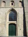 Sint-Salvatorskathedraal BRUGGE / BELGIË: De inkom in de vroeggotische torenromp.