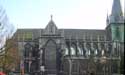 Sint-Pauluskathedraal LIEGE 1 in LUIK / BELGI: Zijaanzicht noordergevel met zicht op het schip en transept gebouwd tussen 1230 en 1289 in vroeggotische stijl.